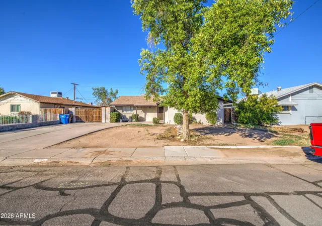 Photo 2 of Sale Pending at 5014 W Catalina Dr, Phoenix, AZ 85031 | MLS# 7068623 | Listing updated on 2026-08-24