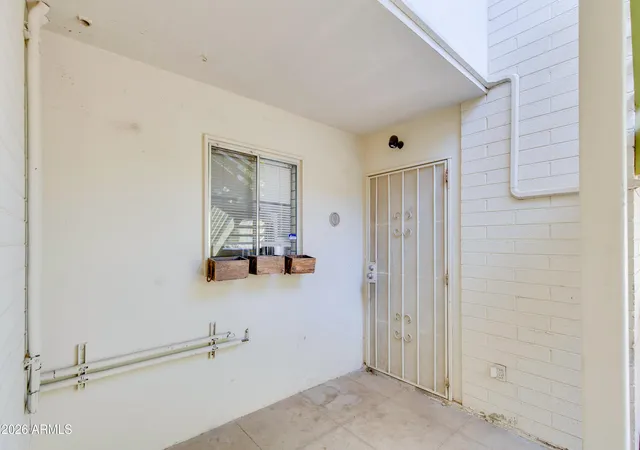 Listing Photo 4 - Condo for sale in building located at 102 W Maryland Ave, Phoenix, AZ 85013 - Unit #C1