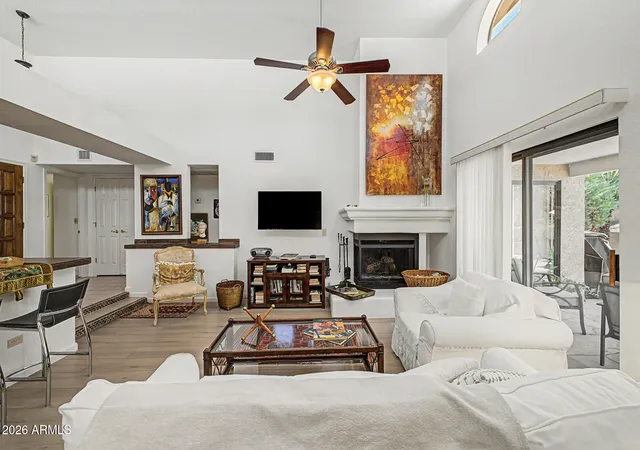 Photo 4 of Single family home for sale at 10626 N 8Th St, Phoenix, AZ 85020 | MLS# 7071182 | Listing updated on 2026-10-23