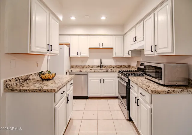 Listing Photo 5 - Condo for sale in building located at 303 N Miller Rd, Scottsdale, AZ 85257 - Unit #2018