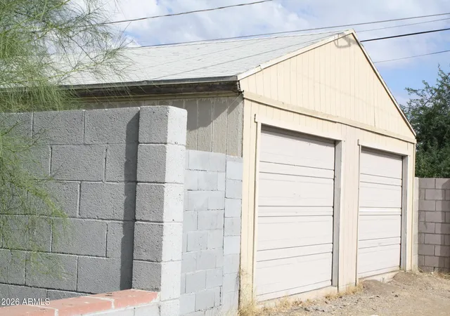 Photo 3 of Single family home for sale at 4301 N 51st Ave, Phoenix, AZ 85031 | MLS# 7073333 | Listing updated on 2026-09-15