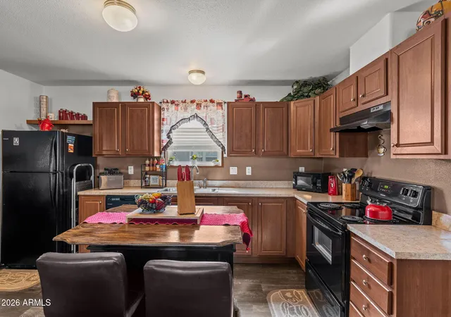 Photo 2 of Manufactured home for sale at 512 W Claessens Dr, Morristown, AZ 85342 | MLS# 7072095 | Listing updated on 2026-08-28