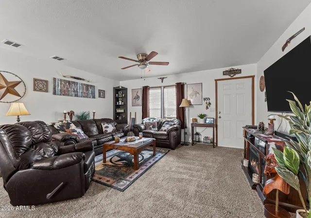 Photo 3 of Manufactured home for sale at 512 W Claessens Dr, Morristown, AZ 85342 | MLS# 7072095 | Listing updated on 2026-08-28