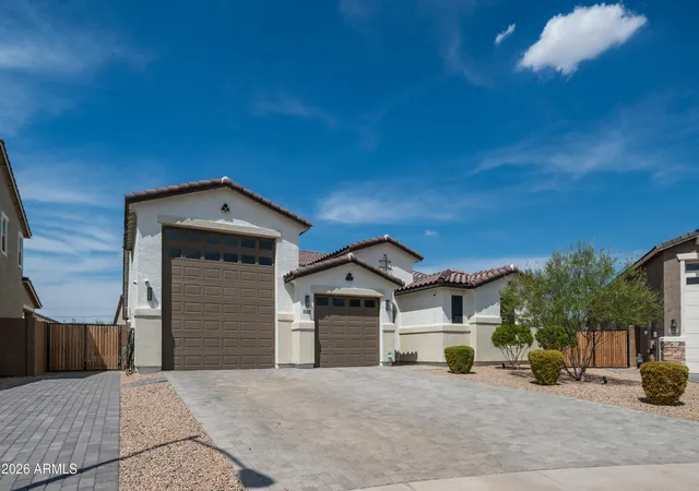 2nd image of 7512 W Odeum Ln, Phoenix, AZ 85043 | MLS# 7070018