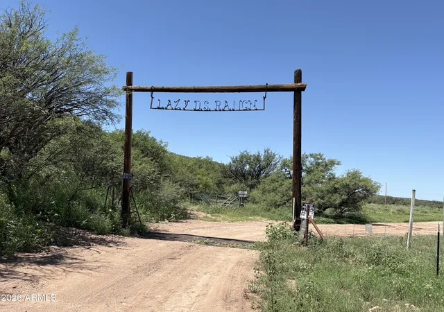 1st image of 3xx W Lonely Dove Pl #11, Huachuca City, AZ 85616 | MLS# 7068772