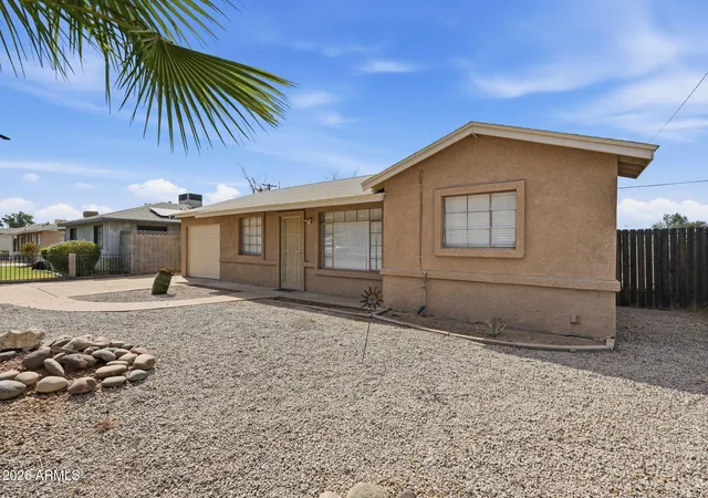 Photo 2 of Sale Pending at 2231 W Orangewood Ave, Phoenix, AZ 85021 | MLS# 7068797 | Listing updated on 2026-09-19