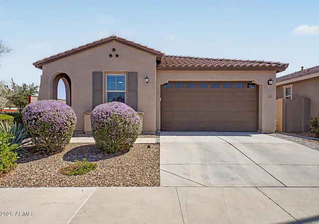 Photo 2 of Single family home for sale at 121 E Virgo Pl, Chandler, AZ 85249 | MLS# 7070754 | Listing updated on 2026-09-17