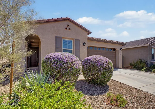 Photo 3 of Single family home for sale at 121 E Virgo Pl, Chandler, AZ 85249 | MLS# 7070754 | Listing updated on 2026-09-17