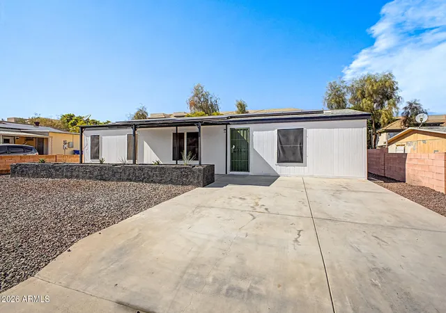 Photo 2 of Sale Pending at 2526 E Behrend Dr, Phoenix, AZ 85050 | MLS# 7069386 | Listing updated on 2026-09-15