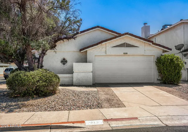 Photo 2 of Single family home for sale at 415 W Grandview Rd, Phoenix, AZ 85023 | MLS# 7070930 | Listing updated on 2026-08-27