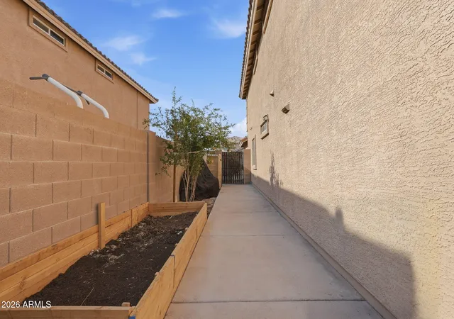 24th image of 22233 W Desert Bloom St, Buckeye, AZ 85326 | MLS# 7069033