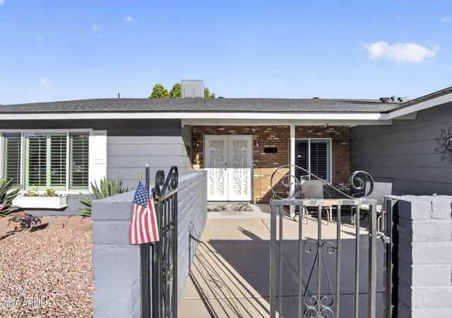 Photo 3 of Sale Pending at 11215 S Tomah St, Phoenix, AZ 85044 | MLS# 7069025 | Listing updated on 2026-10-05