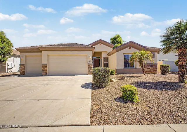 Photo 1 of Sale Pending at 3469 E Mockingbird Dr, Gilbert, AZ 85234 | MLS# 7069066 | Listing updated on 2026-09-03