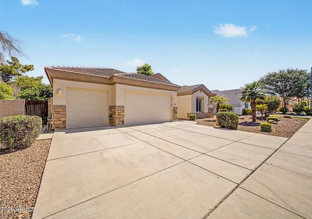 Photo 2 of Sale Pending at 3469 E Mockingbird Dr, Gilbert, AZ 85234 | MLS# 7069066 | Listing updated on 2026-09-03