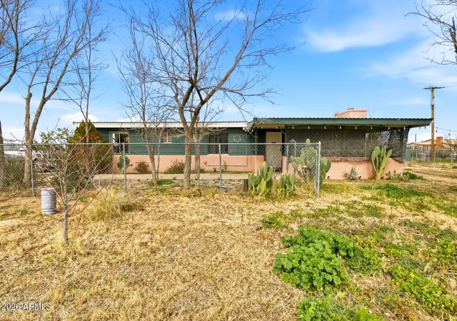 Photo 3 of Manufactured home for sale at 1250 N Fort Grant Rd, Willcox, AZ 85643 | MLS# 7069715 | Listing updated on 2026-08-22