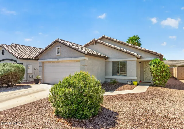 Photo 3 of Single family home for sale at 14911 W Port Royale Ln, Surprise, AZ 85379 | MLS# 7069118 | Listing updated on 2026-09-17