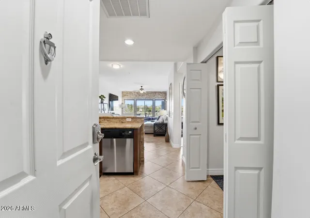 image of 5350 E Deer Valley Dr #3255, Phoenix, AZ 85054 | MLS# 7069115