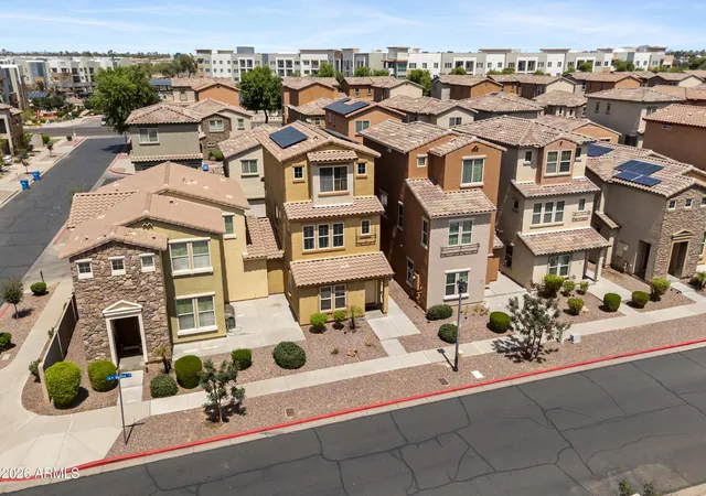 Photo 2 of Townhouse for sale at 7780 W Bonitos Dr, Phoenix, AZ 85035 | MLS# 7071380 | Listing updated on 2026-08-31