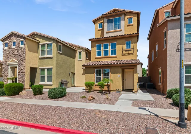 Photo 4 of Townhouse for sale at 7780 W Bonitos Dr, Phoenix, AZ 85035 | MLS# 7071380 | Listing updated on 2026-08-31