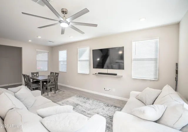 3rd image of 21016 N 58Th Wy, Phoenix, AZ 85054 | MLS# 7069784
