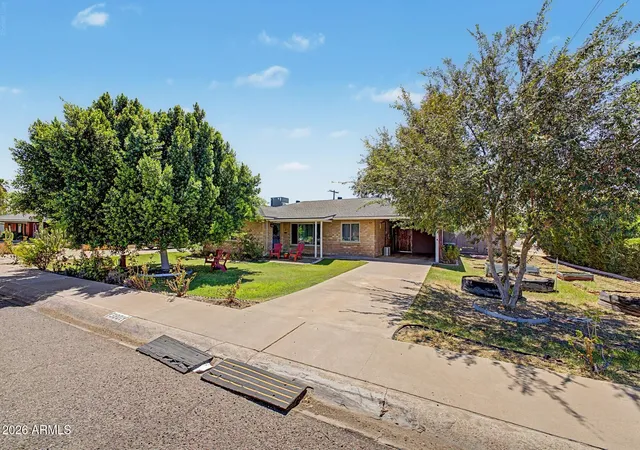 3rd image of 3801 E Amelia Ave, Phoenix, AZ 85018 | MLS# 7069293