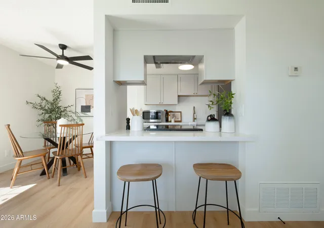 Photo 4 of Townhouse for sale at 10201 N 8Th Pl #A, Phoenix, AZ 85020 | MLS# 7070288 | Listing updated on 2026-10-19
