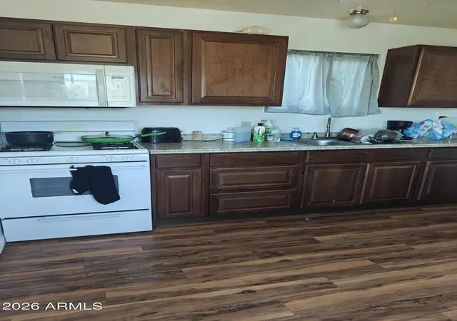 Photo 3 of Single family home for sale at 211 S Franz Ave, Miami, AZ 85539 | MLS# 7069403 | Listing updated on 2026-08-21