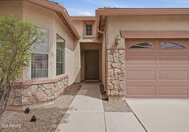 Photo 3 of Single family home for sale at 334 W Rio Dr, Casa Grande, AZ 85122 | MLS# 7072986 | Listing updated on 2026-08-29