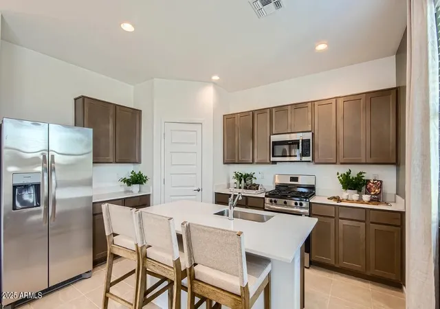 Photo 4 of Sale Pending at 9614 W Mitchell Dr, Phoenix, AZ 85037 | MLS# 7069417 | Listing updated on 2026-09-14