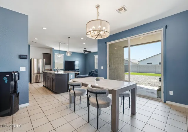 5th image of 6835 W Getty Dr, Phoenix, AZ 85043 | MLS# 7069535