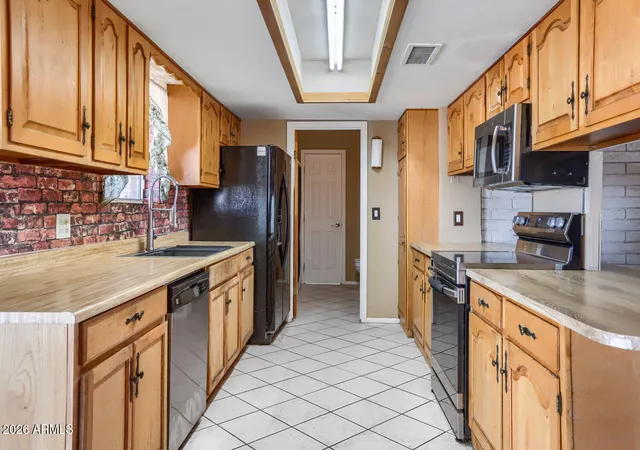 3rd image of 19635 N 19Th Ave, Phoenix, AZ 85027 | MLS# 7070276