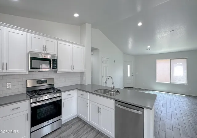 Photo 4 of Single family home for sale at 336 Brookhaven Pl, Sierra Vista, AZ 85635 | MLS# 7073661 | Listing updated on 2026-10-28