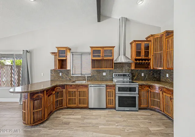 Photo 3 of Sale Pending at 9139 W Paradise Ln, Peoria, AZ 85382 | MLS# 7069867 | Listing updated on 2026-09-02