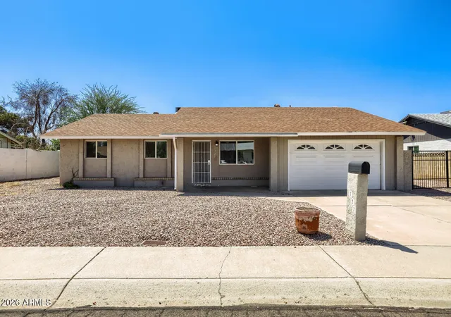 Photo 3 of Single family home for sale at 1727 W Villa Theresa Dr, Phoenix, AZ 85023 | MLS# 7072044 | Listing updated on 2026-08-31