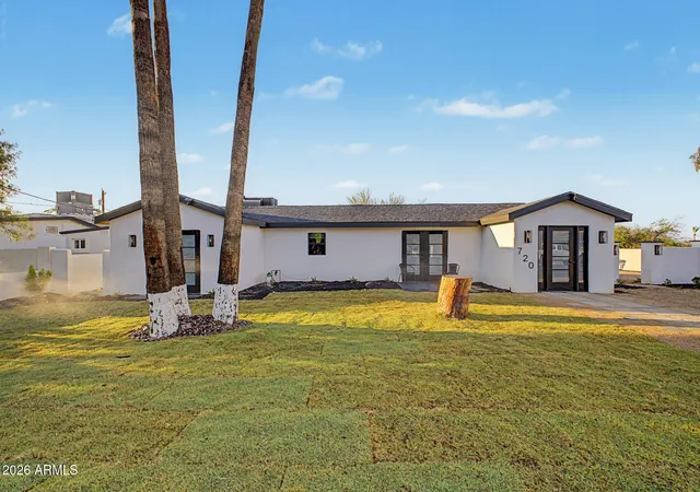 4th image of 720 E Desert Ln, Phoenix, AZ 85042 | MLS# 7070033