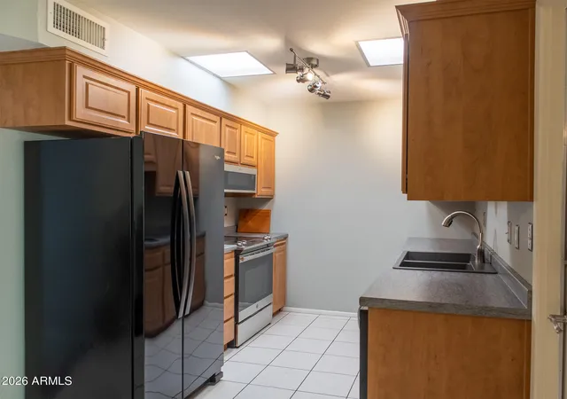 Photo 4 of Townhouse for sale at 10020 W Royal Oak Rd #E, Sun City, AZ 85351 | MLS# 7069886 | Listing updated on 2026-09-14