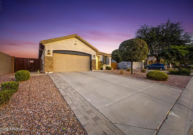 Photo 3 of Single family home for sale at 1113 W Stephanie Ln, San Tan Valley, AZ 85143 | MLS# 7072081 | Listing updated on 2026-10-01