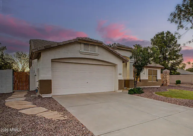 Photo 3 of Sale Pending at 576 S Moorea Dr, Gilbert, AZ 85296 | MLS# 7071376 | Listing updated on 2026-09-01
