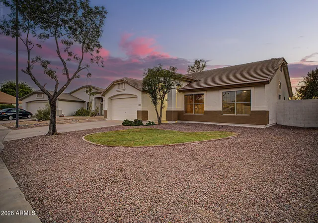 Photo 3 of Sale Pending at 576 S Moorea Dr, Gilbert, AZ 85296 | MLS# 7071376 | Listing updated on 2026-09-01