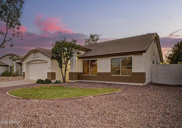 Photo 4 of Sale Pending at 576 S Moorea Dr, Gilbert, AZ 85296 | MLS# 7071376 | Listing updated on 2026-09-01