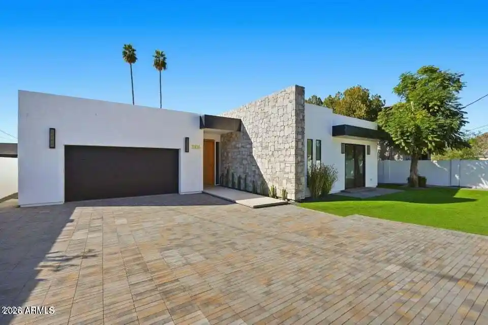 Photo 1 of Single family home for sale at 3106 N Valencia Ln, Phoenix, AZ 85018 | MLS# 7074046 | Listing updated on 2026-10-18