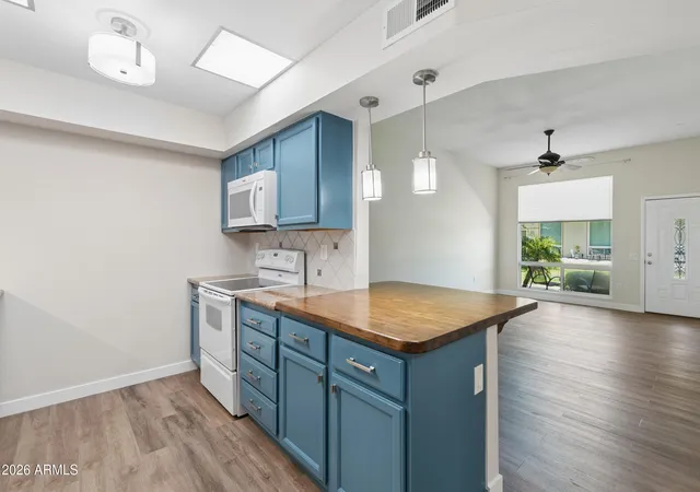 Photo 4 of Townhouse for sale at 13078 N 100Th Dr, Sun City, AZ 85351 | MLS# 7072581 | Listing updated on 2026-09-20