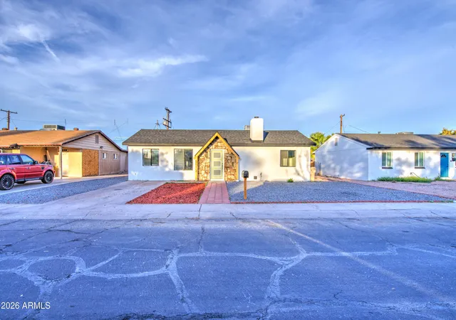 Photo 3 of Sale Pending at 5613 N 63Rd Dr, Glendale, AZ 85301 | MLS# 7069823 | Listing updated on 2026-09-26
