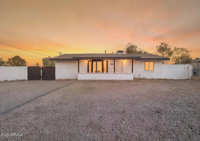Photo 1 of Sale Pending at 1124 W Cochise Dr, Phoenix, AZ 85021 | MLS# 7071871 | Listing updated on 2026-09-09