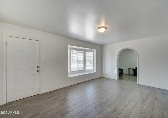 Photo 4 of Sale Pending at 1124 W Cochise Dr, Phoenix, AZ 85021 | MLS# 7071871 | Listing updated on 2026-09-09