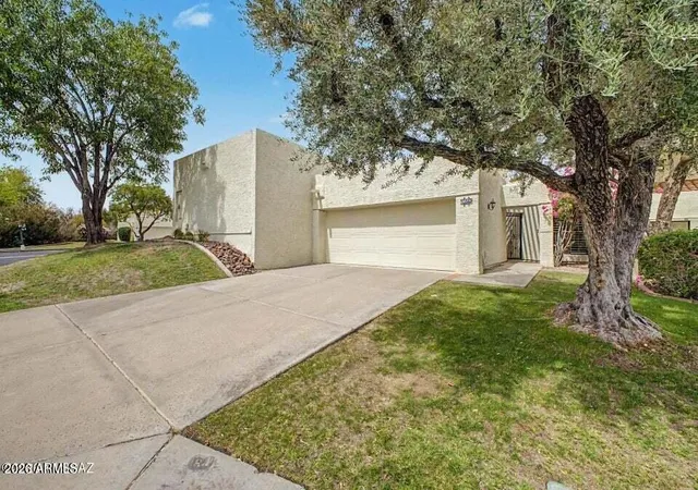 Photo 2 of Townhouse for sale at 5829 N 24th Pl, Phoenix, AZ 85016 | MLS# 7072709 | Listing updated on 2026-09-09