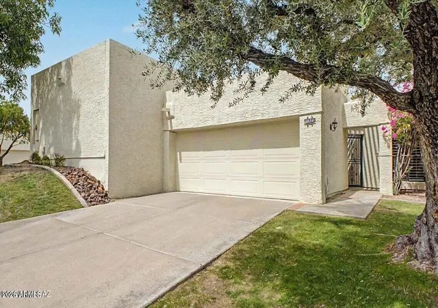 Photo 3 of Townhouse for sale at 5829 N 24th Pl, Phoenix, AZ 85016 | MLS# 7072709 | Listing updated on 2026-09-09