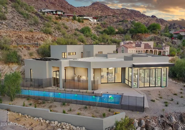 Photo 1 of Single family home for sale at 7903 N 54th Pl, Paradise Valley, AZ 85253 | MLS# 7071572 | Listing updated on 2026-10-10