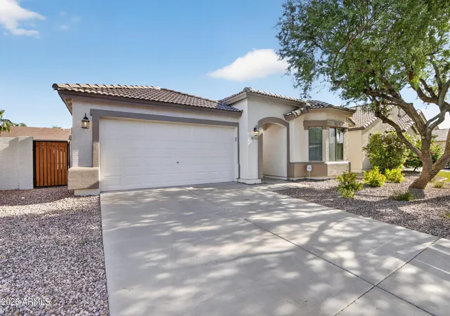 2nd image of 1715 E Branham Ln, Phoenix, AZ 85042 | MLS# 7070026