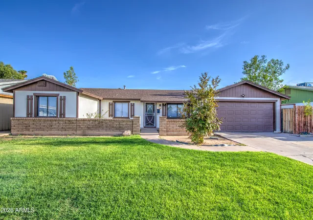 Photo 3 of Sale Pending at 6321 W Palm Ln, Phoenix, AZ 85035 | MLS# 7070304 | Listing updated on 2026-09-18
